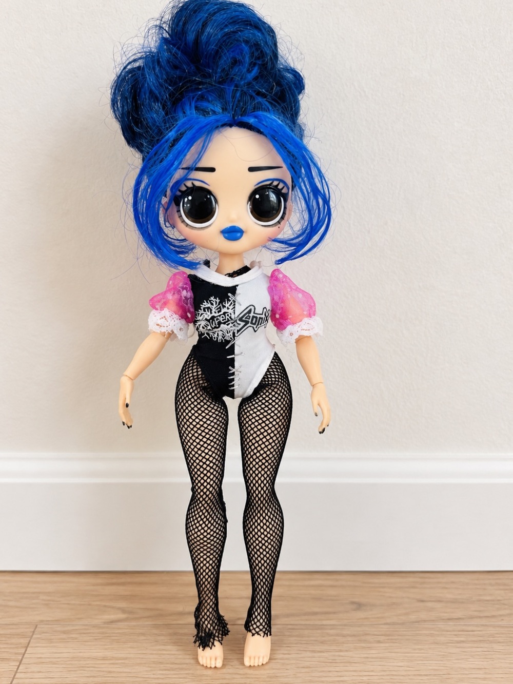 L.O.L. Surprise! Blue Hair Doll Costume with Pink Puff Sleeves